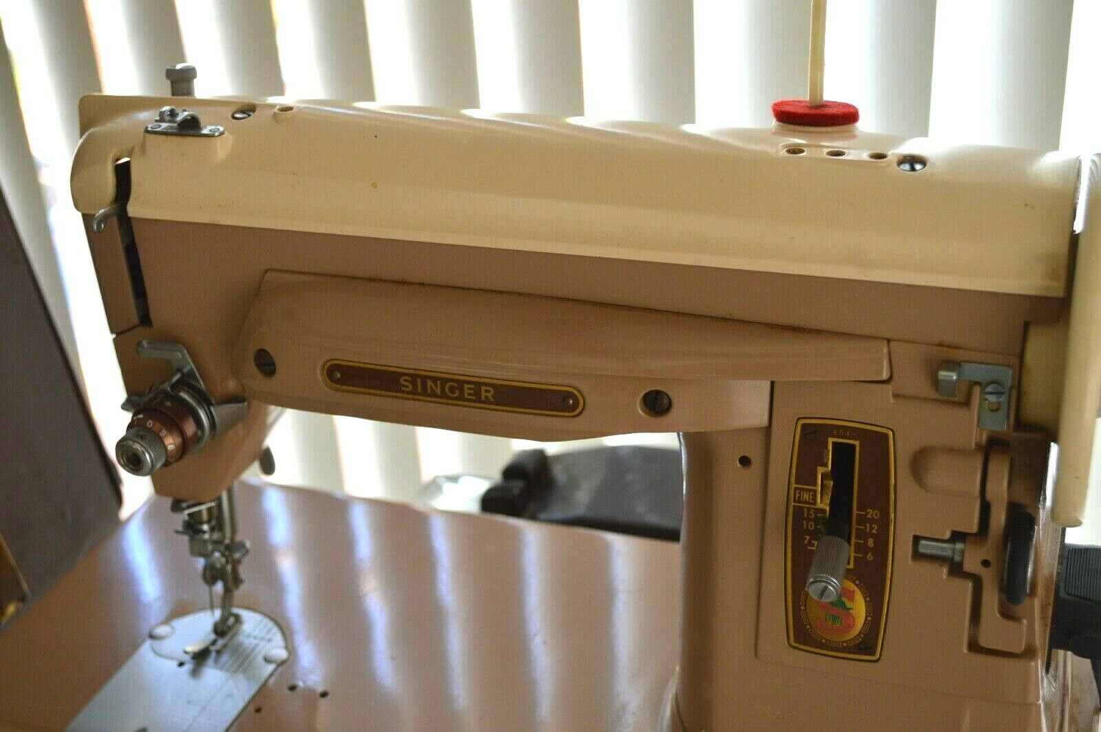 Singer 404 Sewing Machine Slant Needle Straight Stitch metal Gear Drive