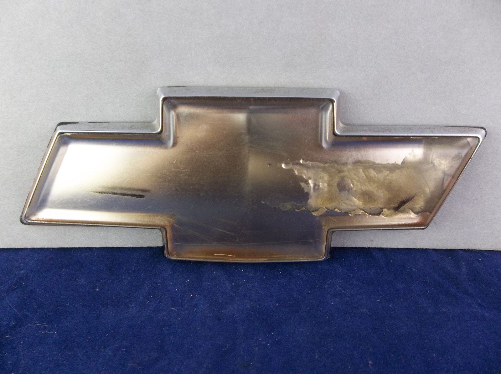 2006-2011 Chevrolet HHR Bowtie Rear Hatch Emblem OEM - Car & Truck ...