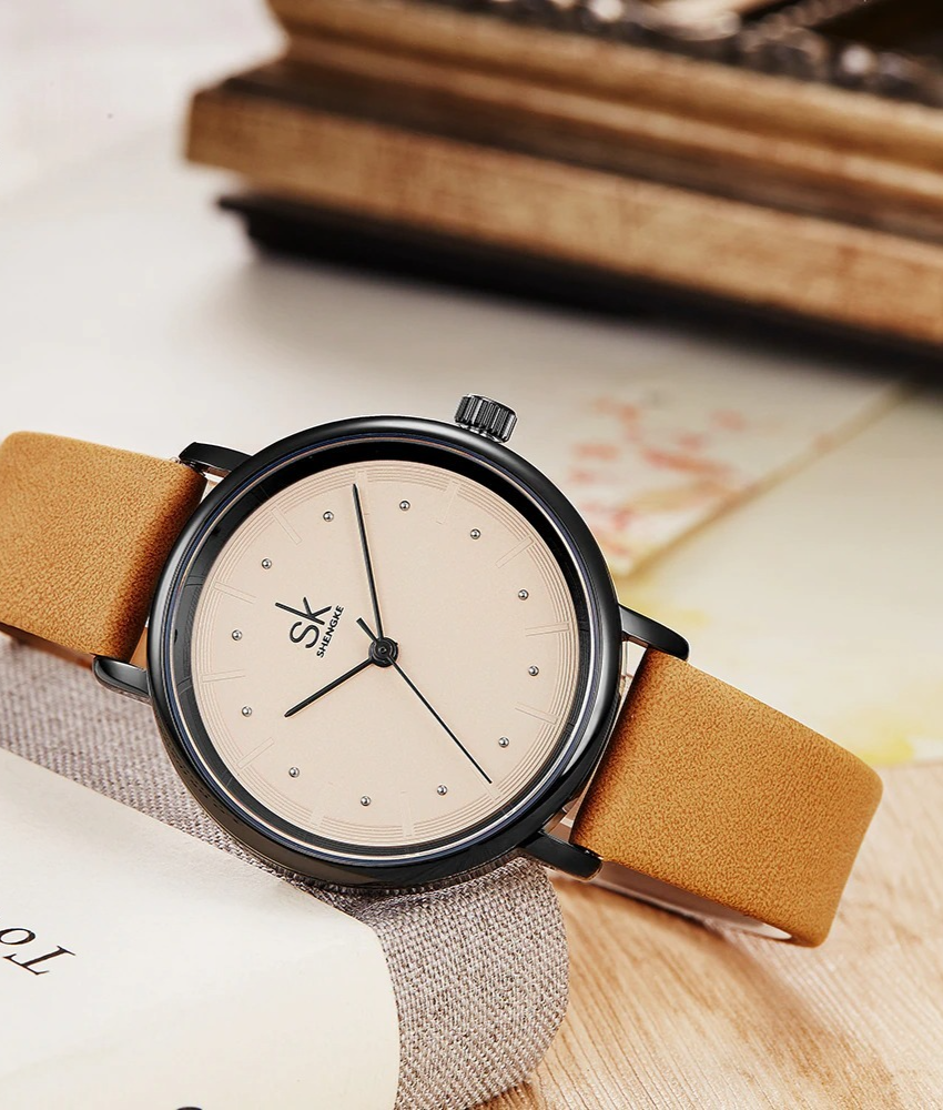 New Fashion Retro Leather Simple Round Face Women Water Resistant Casual Watch
