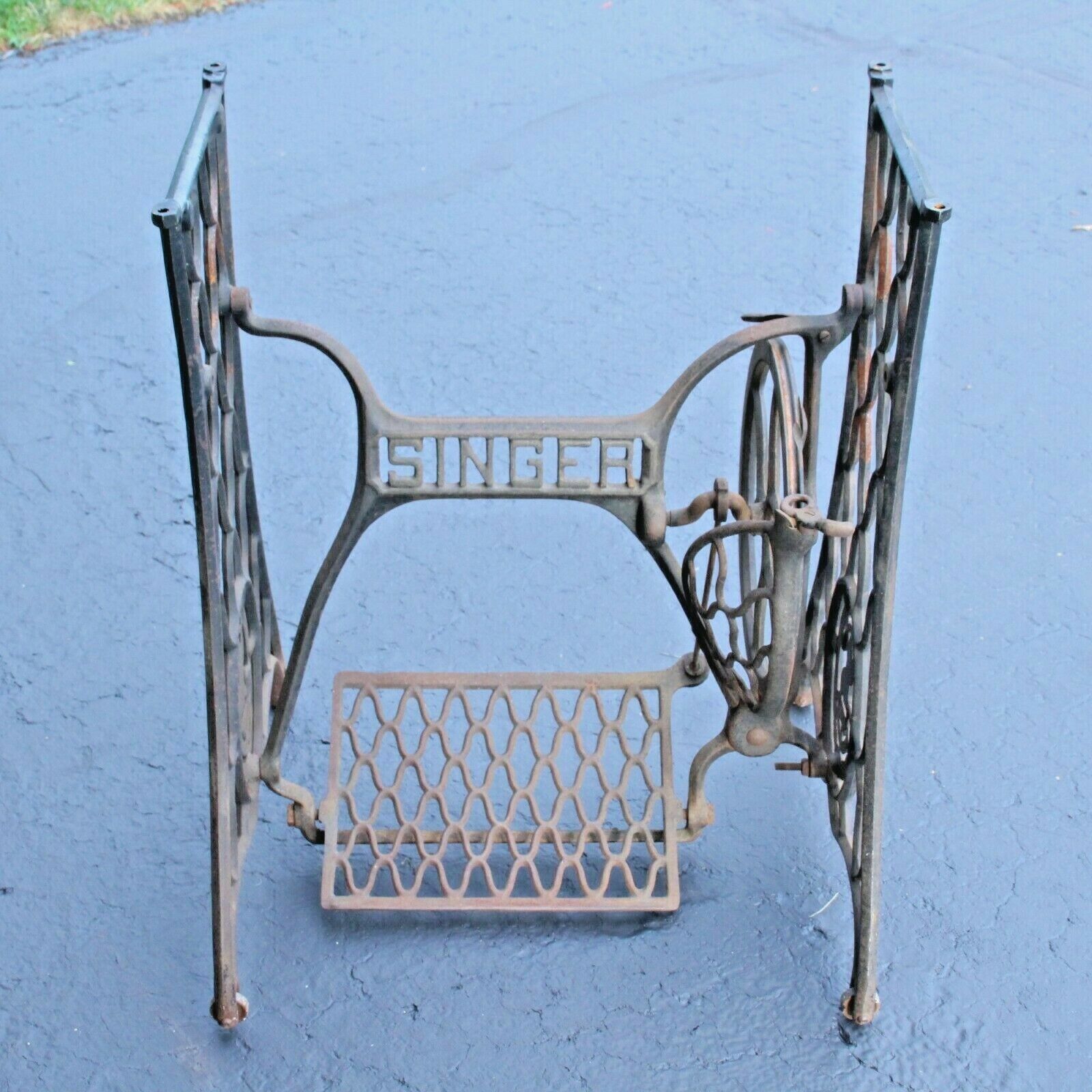 Singer Treadle Sewing Machine Base Table Legs Iron Working Complete