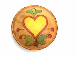 Pennsylvania Dutch Heart 1920s Vintage  Brooch Wooden Button  Folk ARt 2&quot; - $13.64