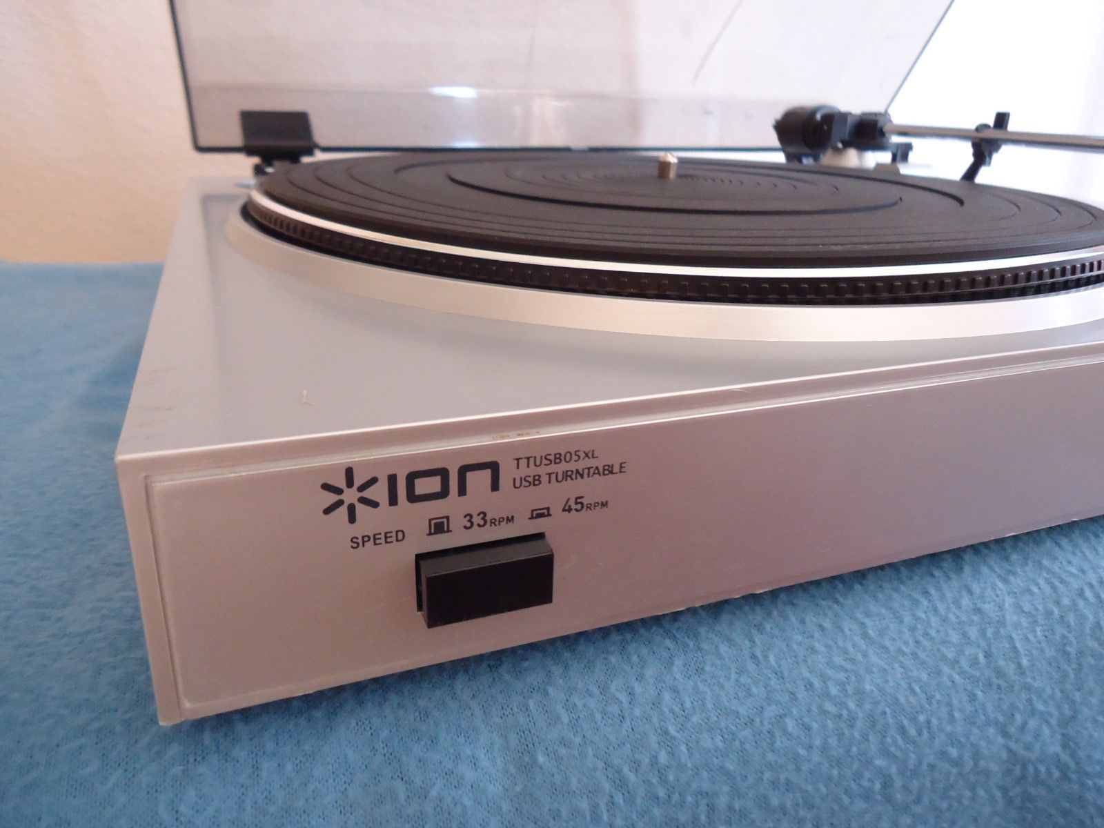 iON TTUSB05XL USB Turntable / RCA line output, See Video Vintage