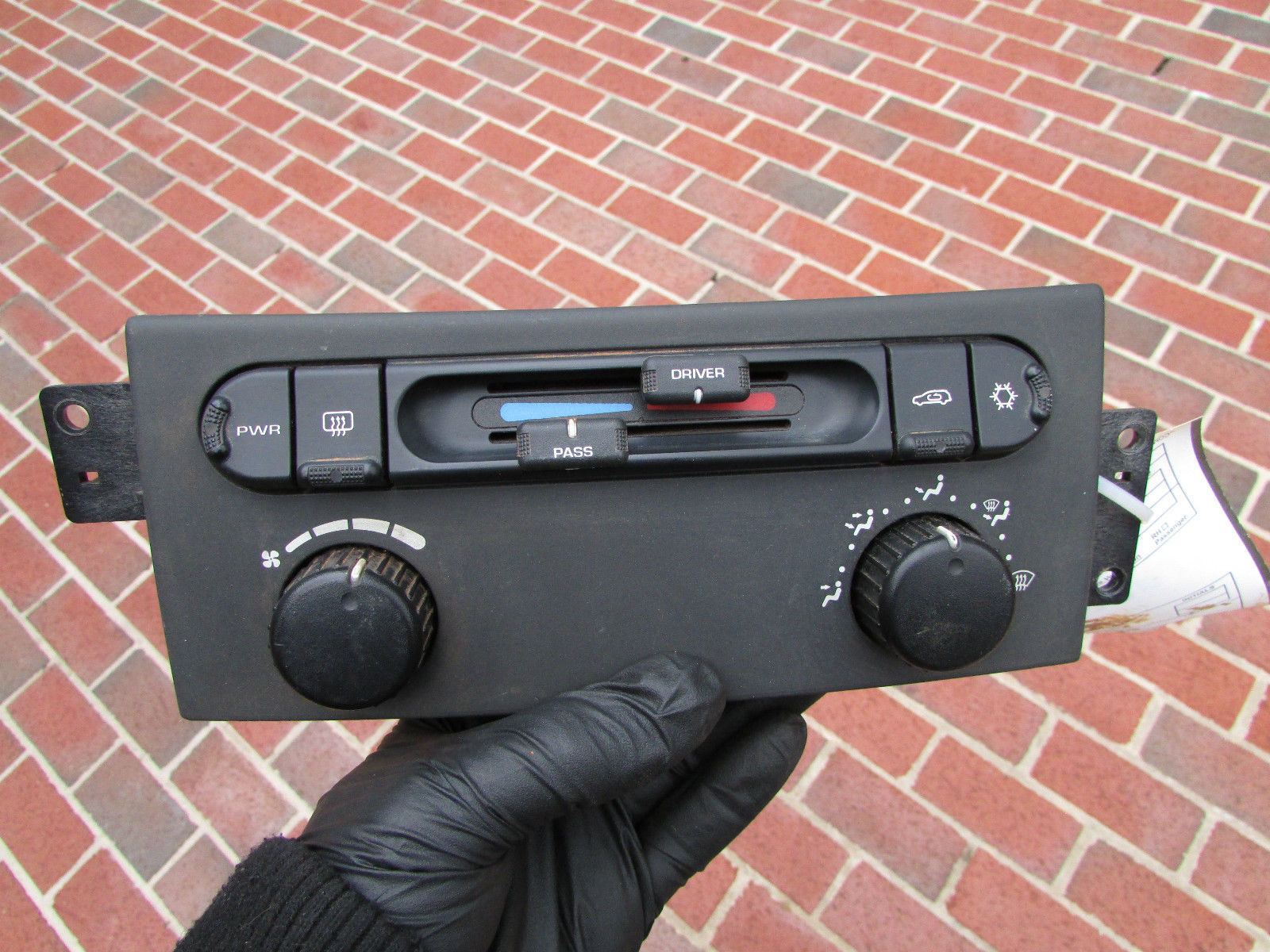 9678 CHRYSLER PACIFICA 05 06 OEM TEMP AC HEAT CLIMATE CONTROL PANEL