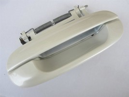 OEM Cadillac CTS DTS Passenger's Side Front Door Handle Exterior White Diamond - $19.99