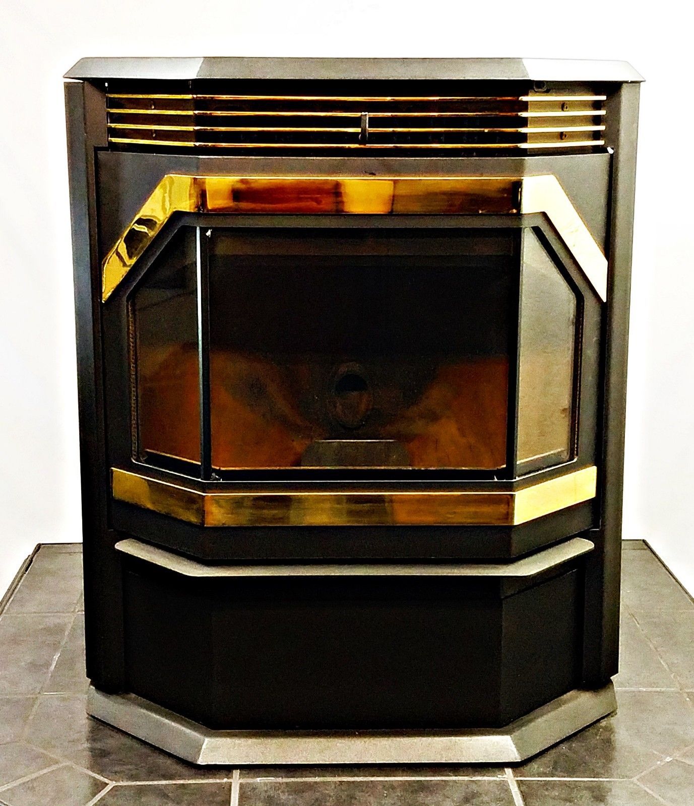 Lennox Country Winslow PS40 Pellet Stove 40,000 BTU, Used