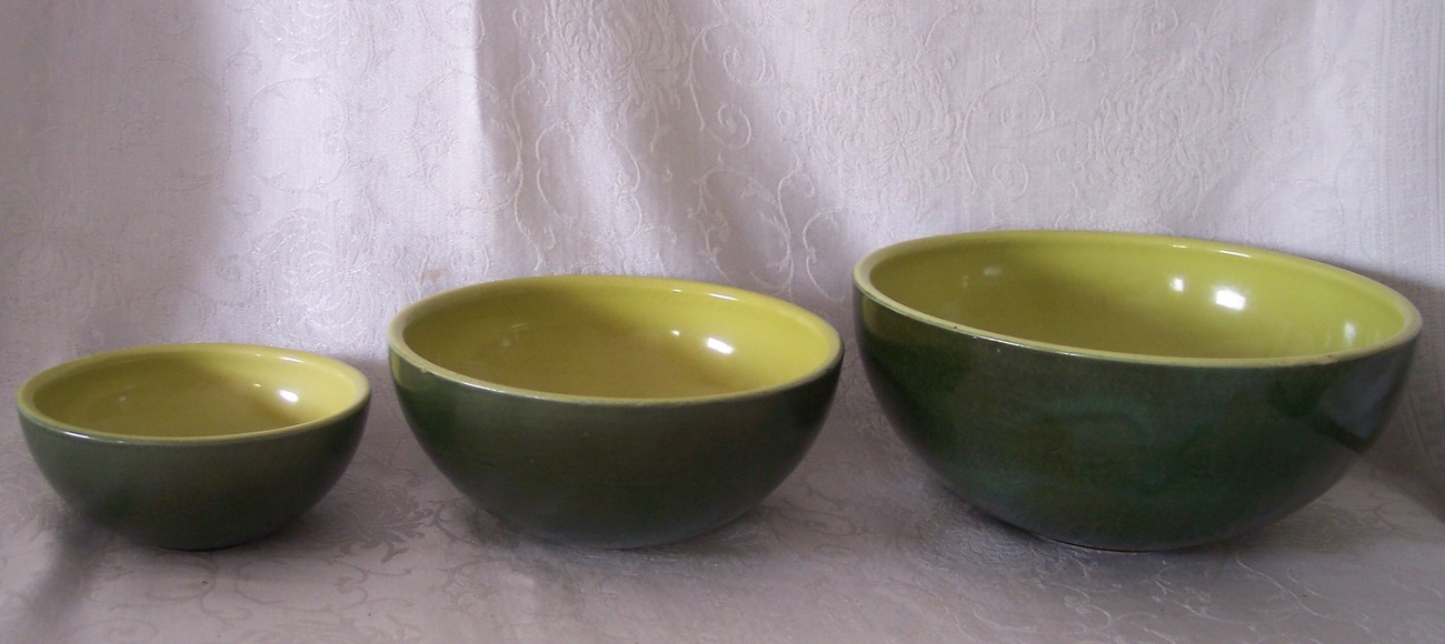 Hull Mixing Bowls B-1 Rare Set Of 3 Crescent Kitchen Bowls Chartreuse ...