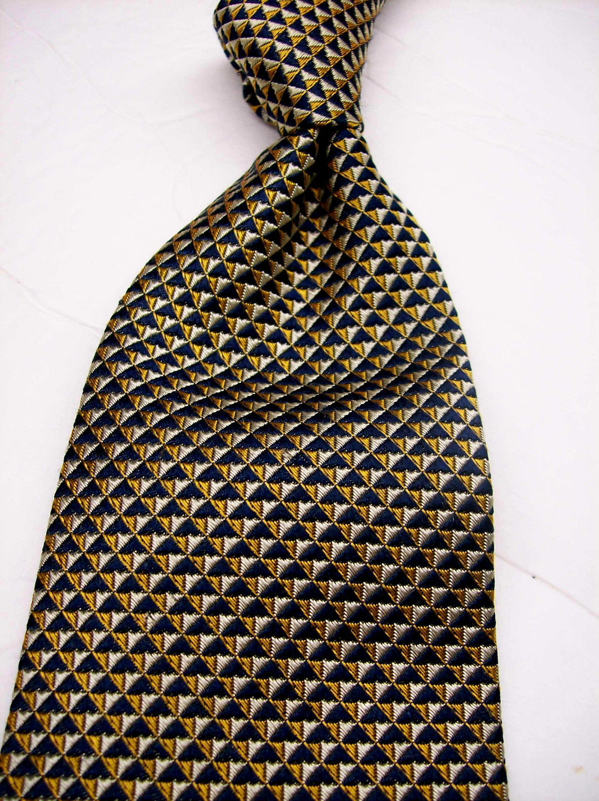 JOS A BANK Gold/Blue triangles 100 Mens SILK neck tie s 527-6 - Ties