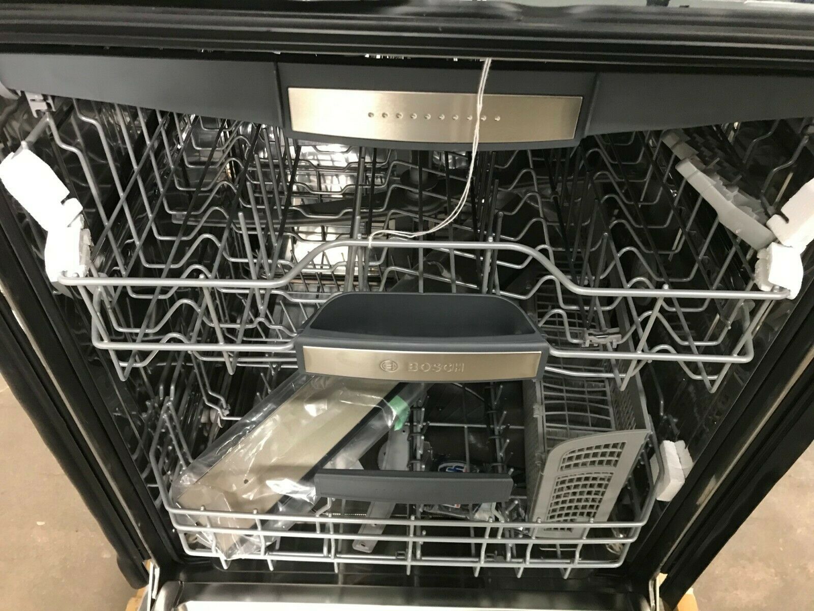 Bosch SHPM78Z55N 800 Series Fully Integrated Dishwasher w CrystalDry