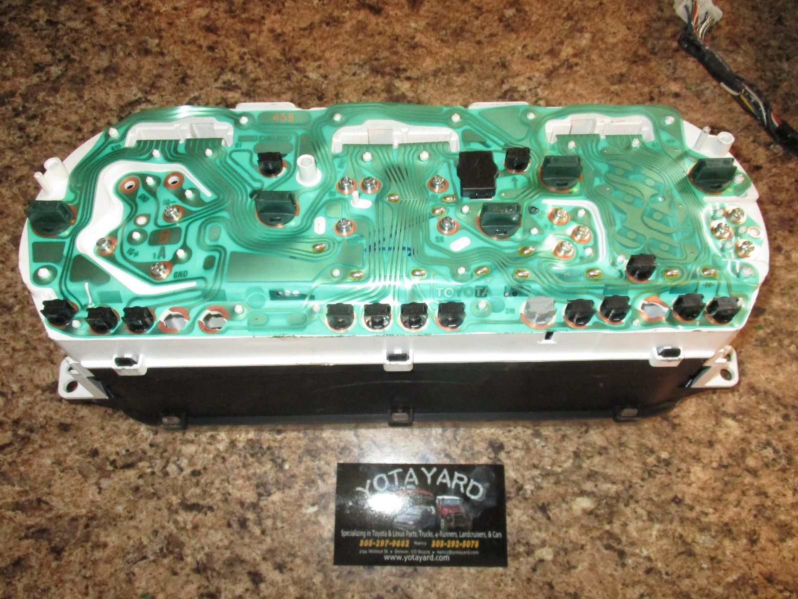 00 01 TOYOTA CAMRY INSTRUMENT CLUSTER SPEEDOMETER GAUGES 8380006021