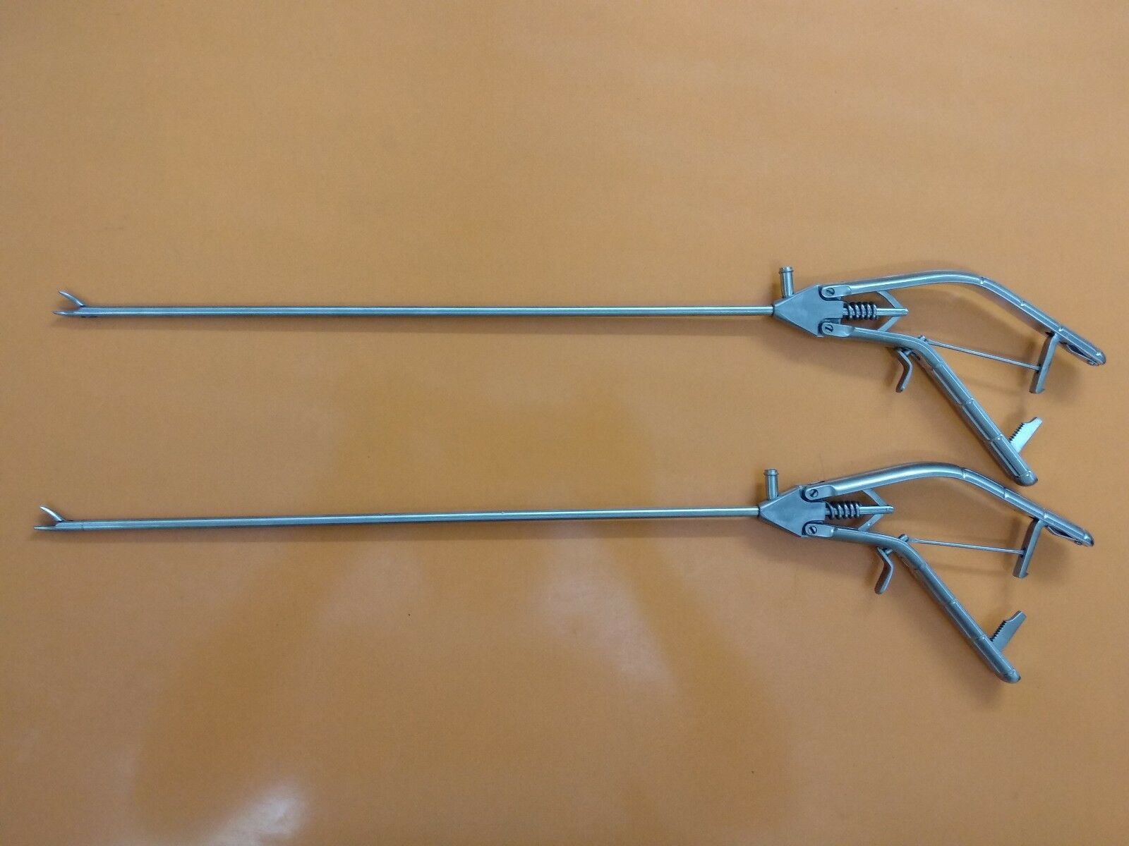 laparoscopic-needle-holder-driver-straight-jaw-storz-type-handle