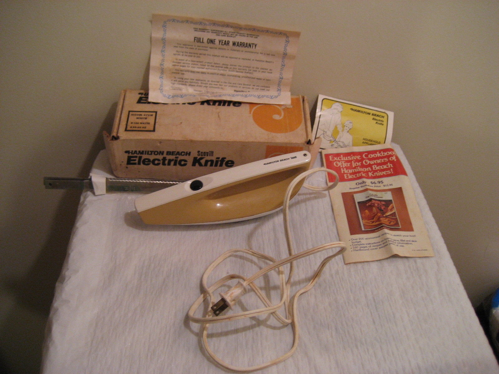 HAMILTON BEACH electric knife # 275w vintage, works excellent condition ...