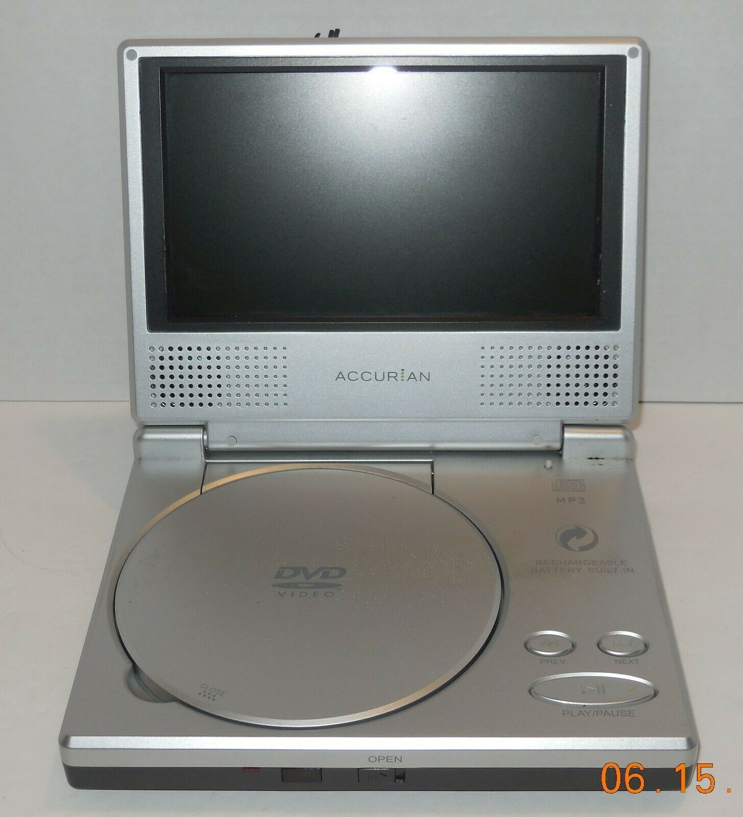 Accurian 7" Portable DVD Player Model APD3955 Car Widescreen Movies