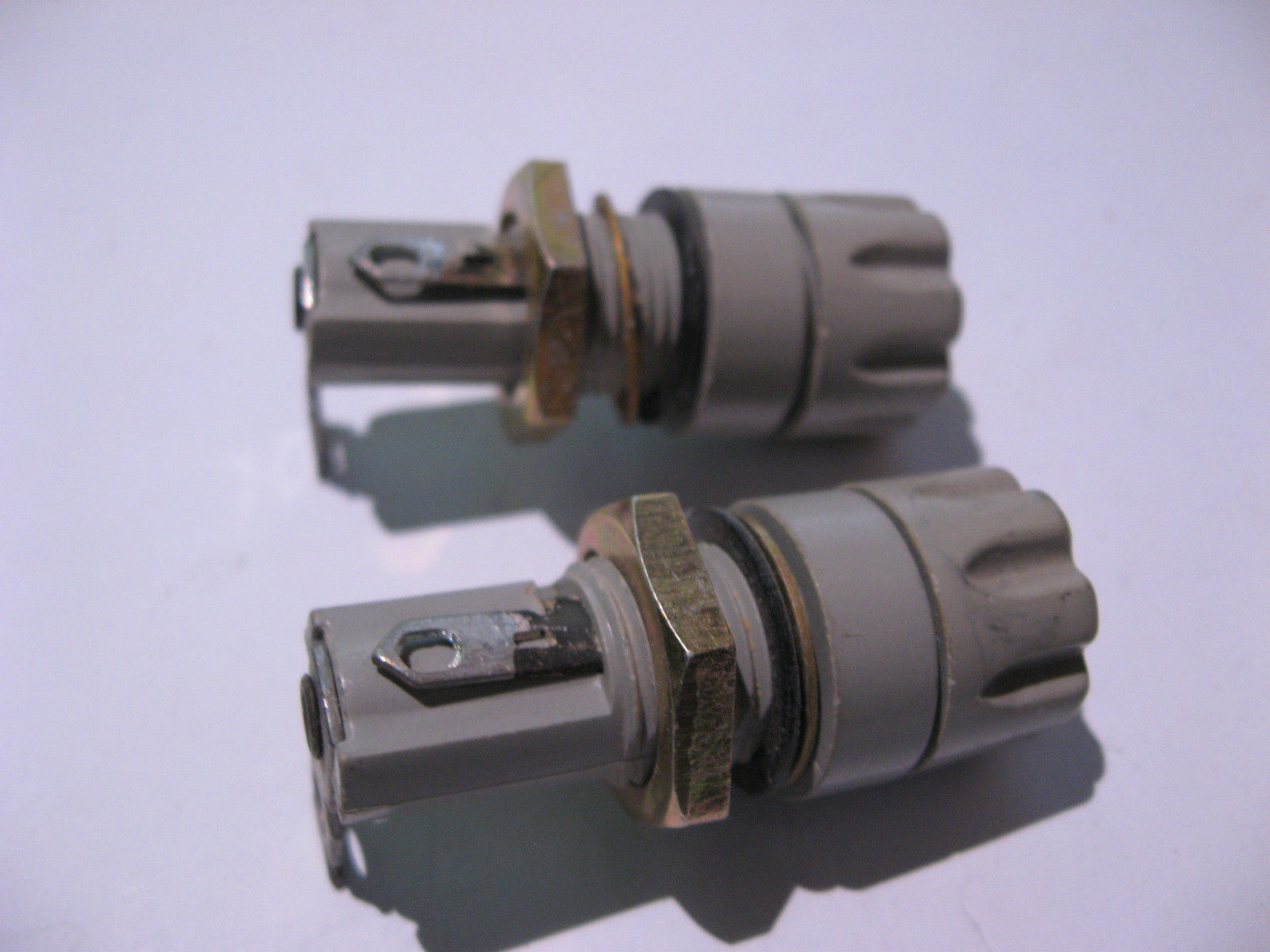 Qty 2 Littlefuse FHN20G Fuse Holder Extractor 20A 250V NOS PCB Mount Thermistors