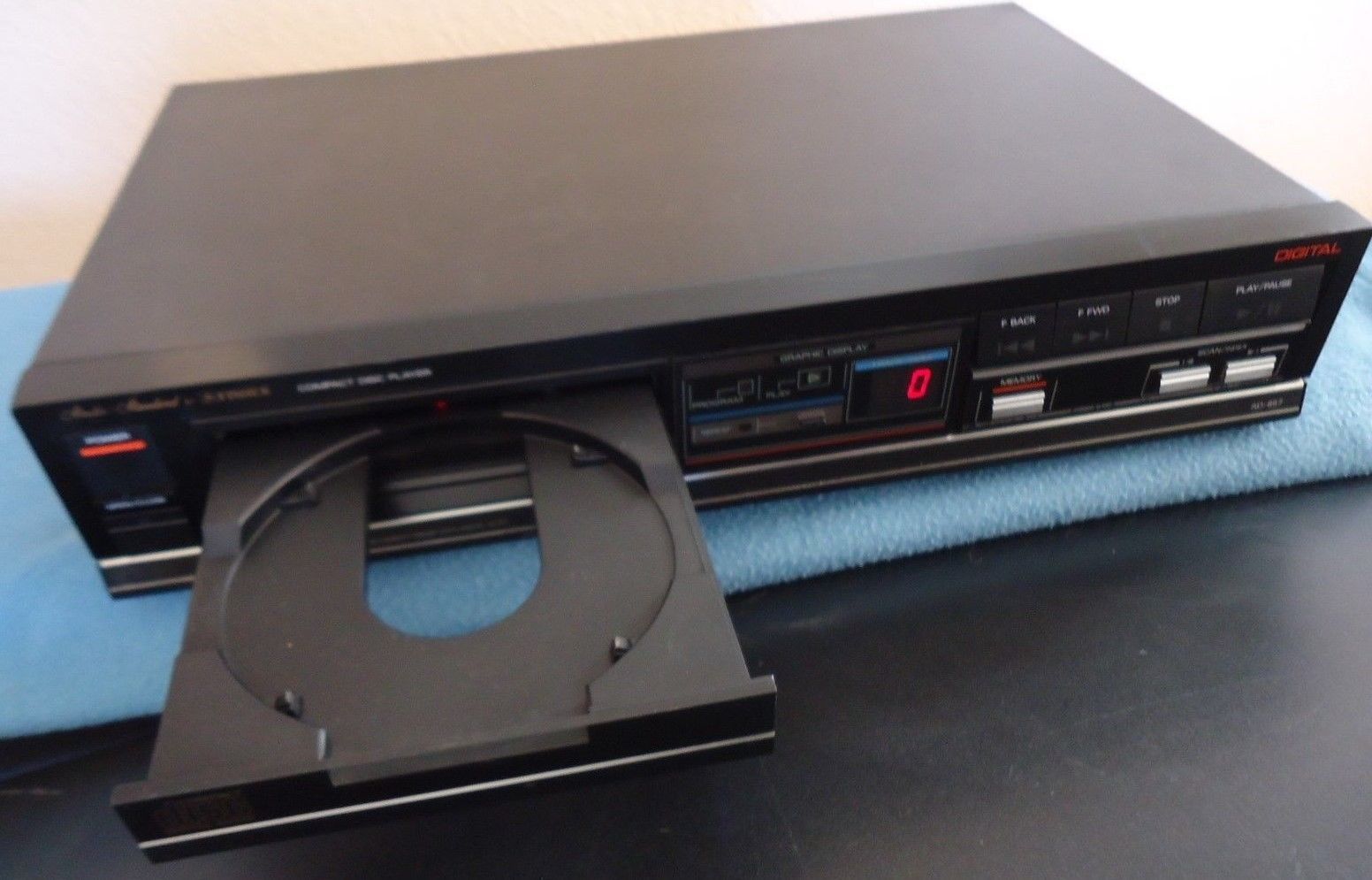 Fisher AD857 Compact Disc Player , Japanese, See Video! CD Players