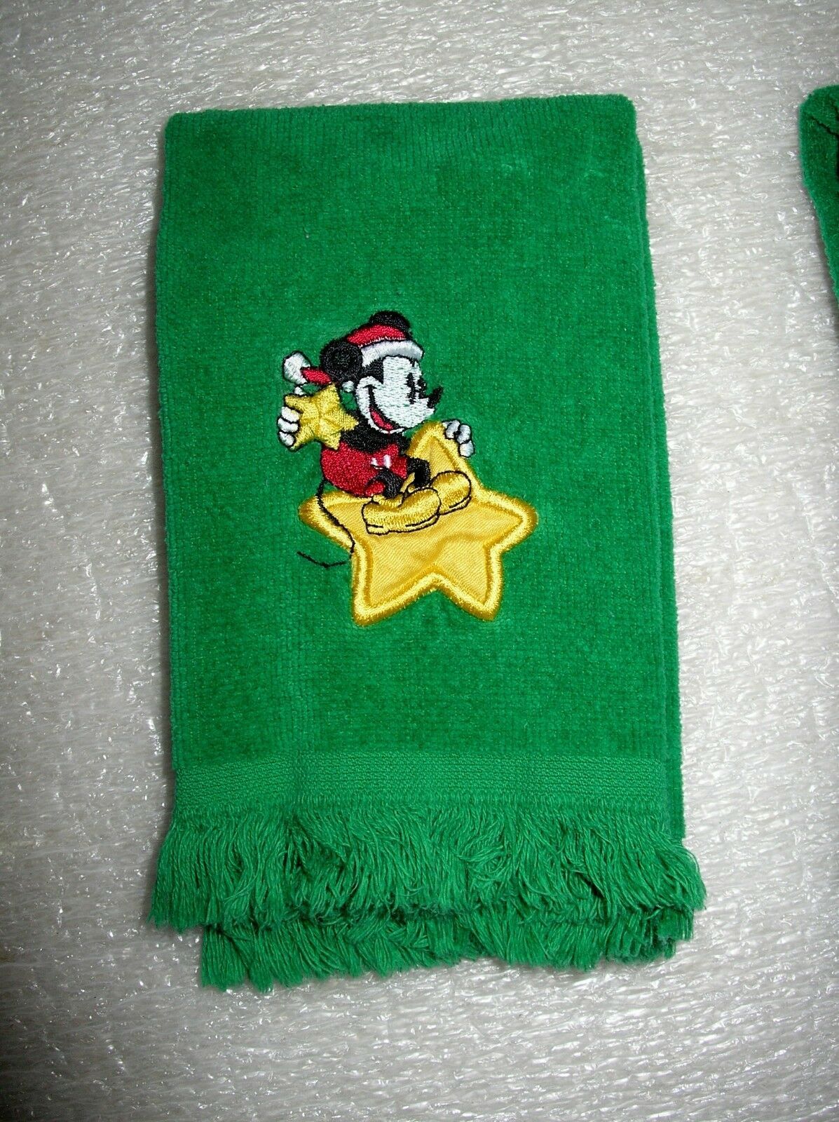 DISNEY CHRISTMAS MICKEY MOUSE HAND TOWELS Other