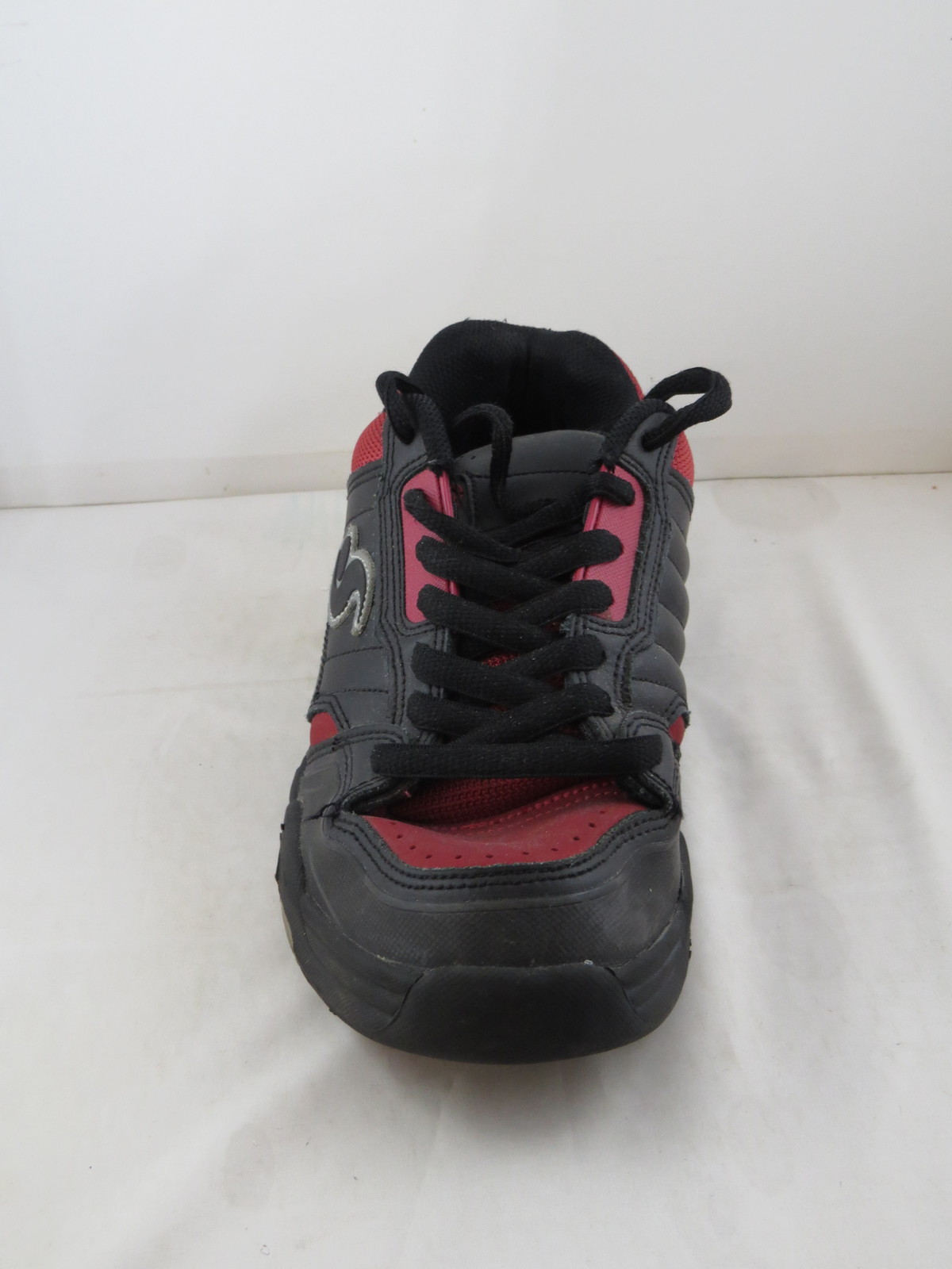 Vintage Skateboard Shoes - DVS Profiles Red and Black - Men's size 7 ...