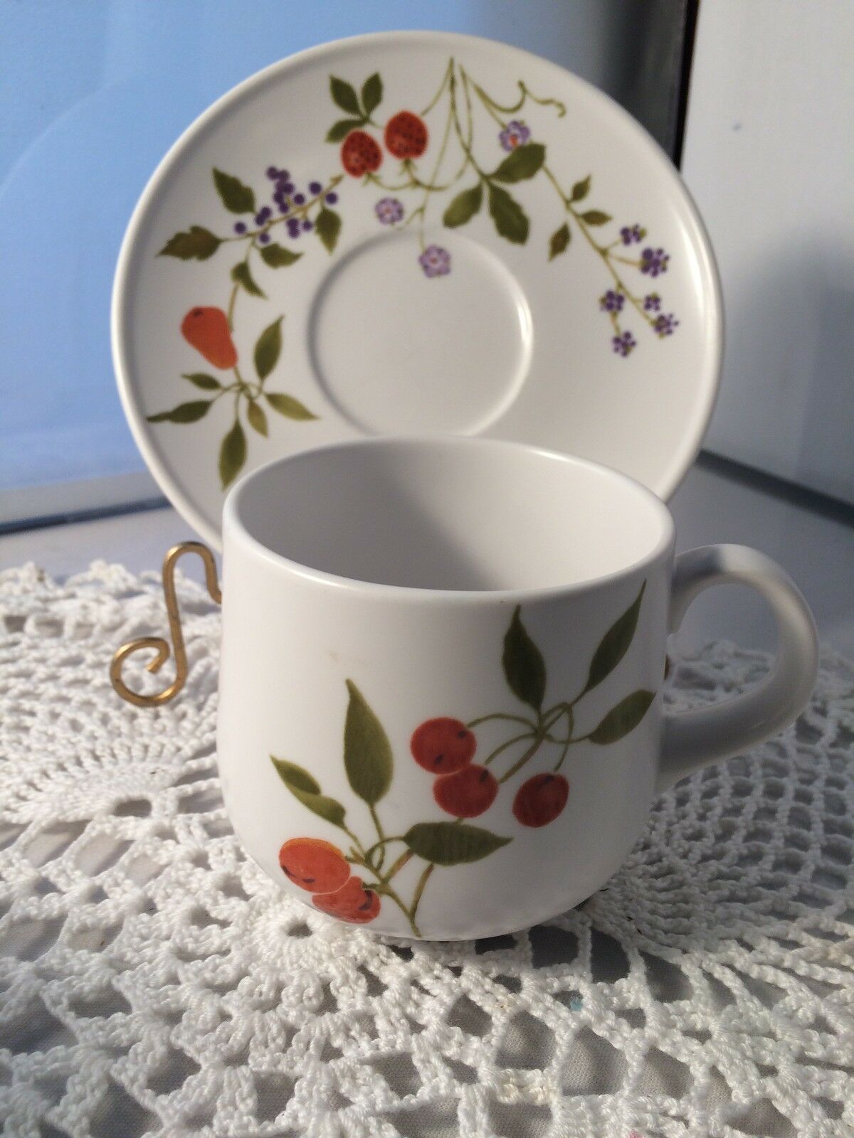 Primary image for NORITAKE PROGRESSSION BERRIES N SUCH  6 CUPS & SAUCERS (p1922)