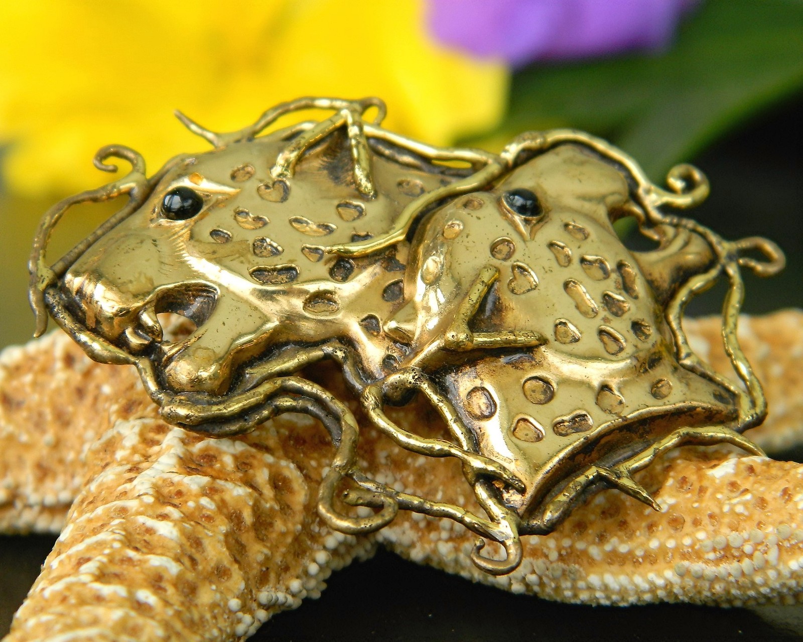 Vintage Two Leopard Jungle Cats Heads Brooch Pin Pendant Brass Figural
