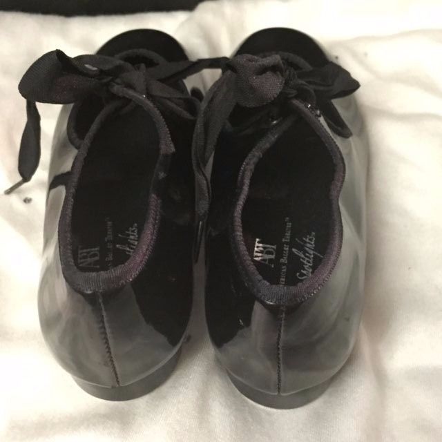 American Ballet Theatre for Spotlights Girls White Girls Ballet Shoe 12 Regular 