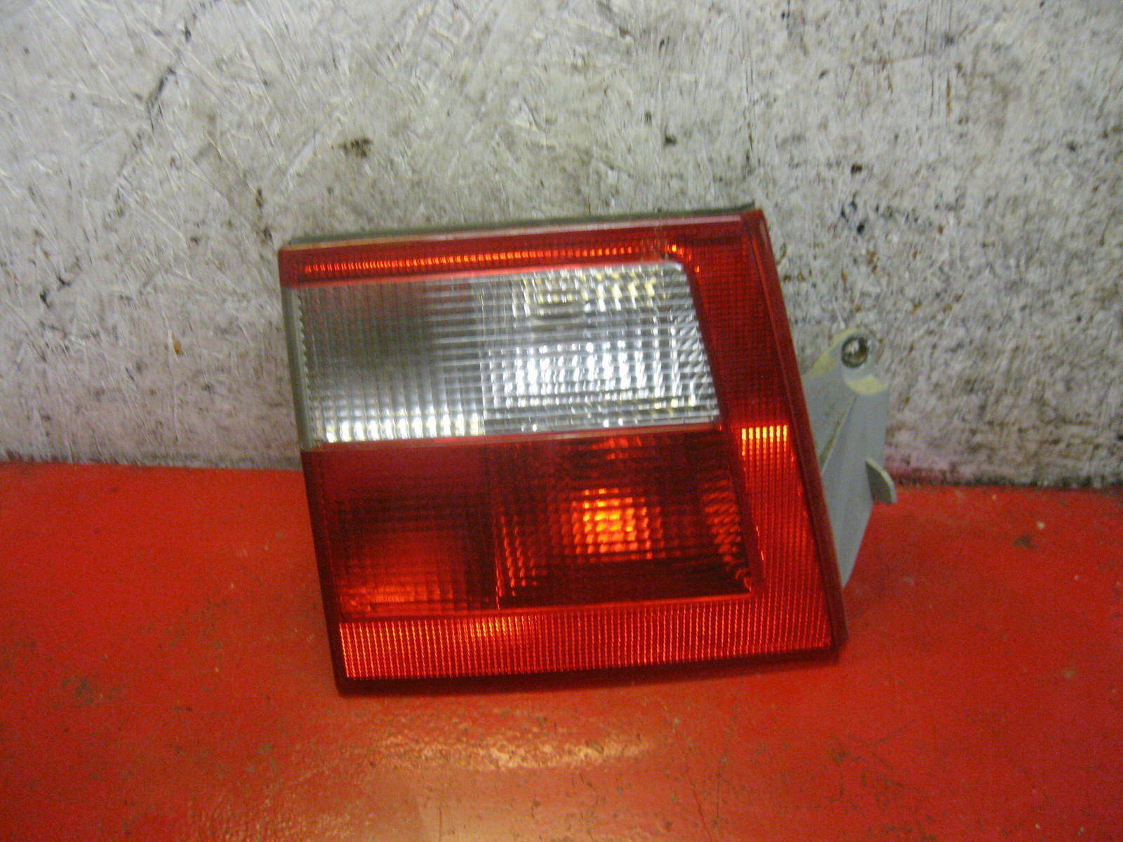 05 02 04 03 Saab 95 WAGON oem drivers side left inner brake tail light assembly Tail Lights
