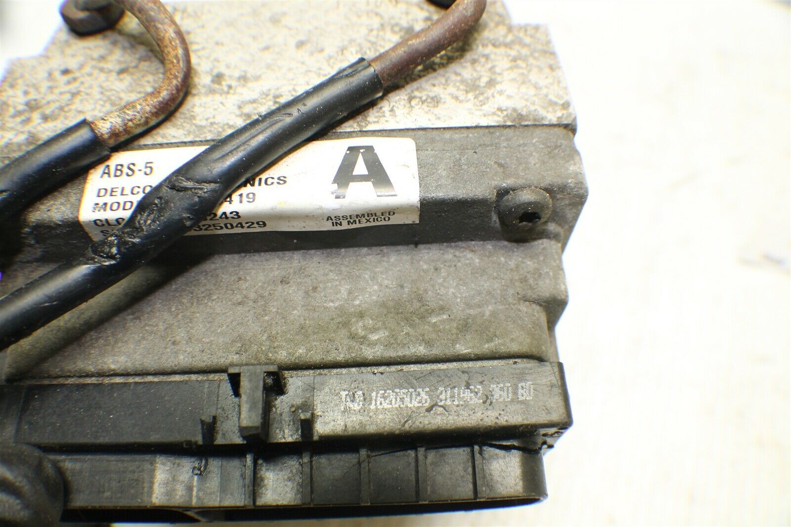19961999 Buick LeSabre ABS Pump Control 16238419 Module 19 15F1 Car