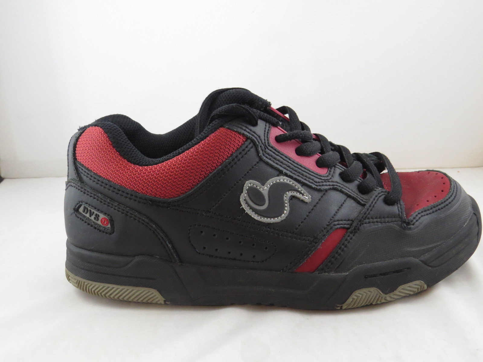 Vintage Skateboard Shoes DVS Profiles Red and Black Men's size 7