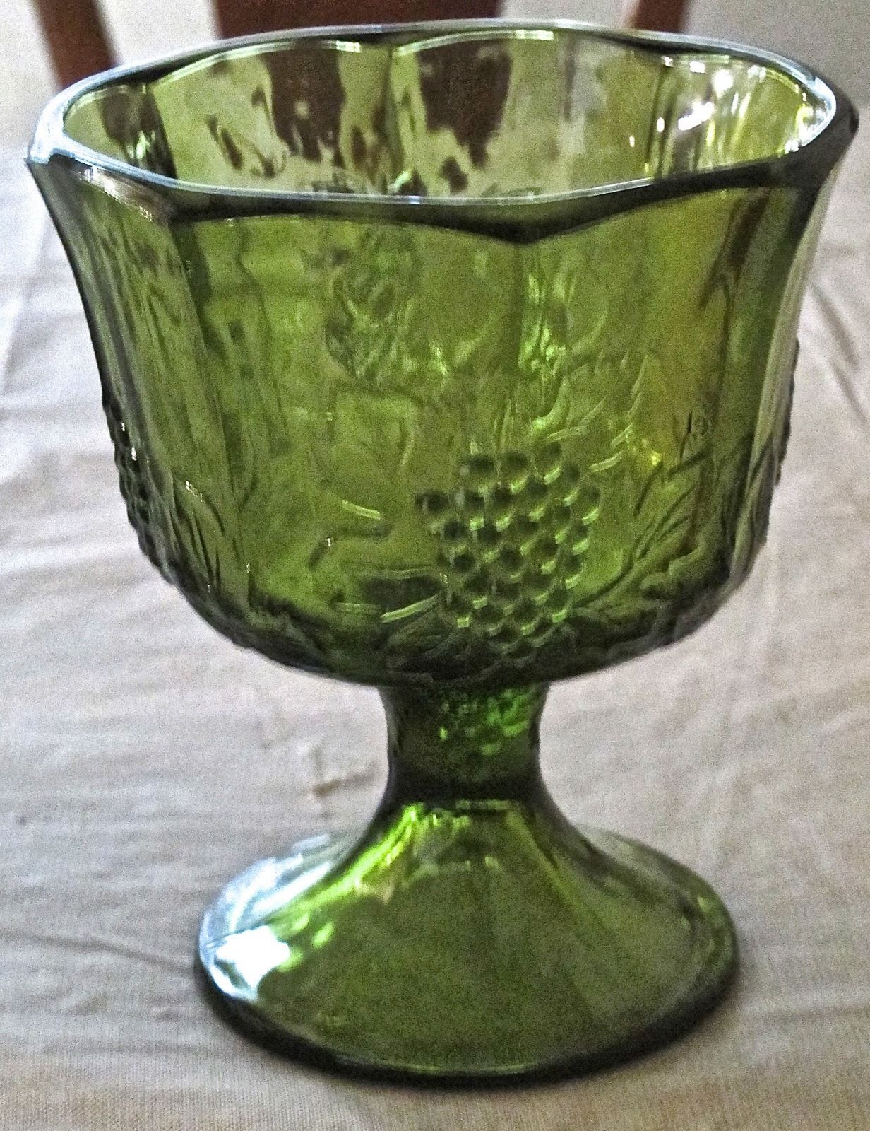 EUC Vintage Indiana Colony Glass Green Harvest Grapes Compote Stemmed
