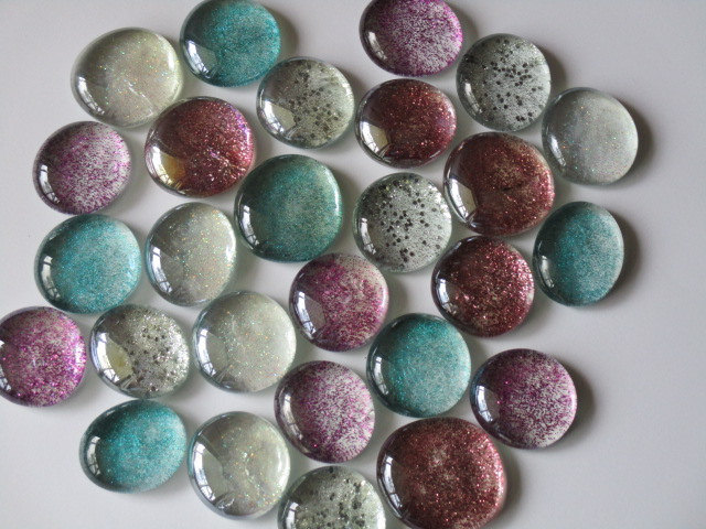 200 Assorted Round Flat Back Glass Glittered Gems and Glow in the Dark ...