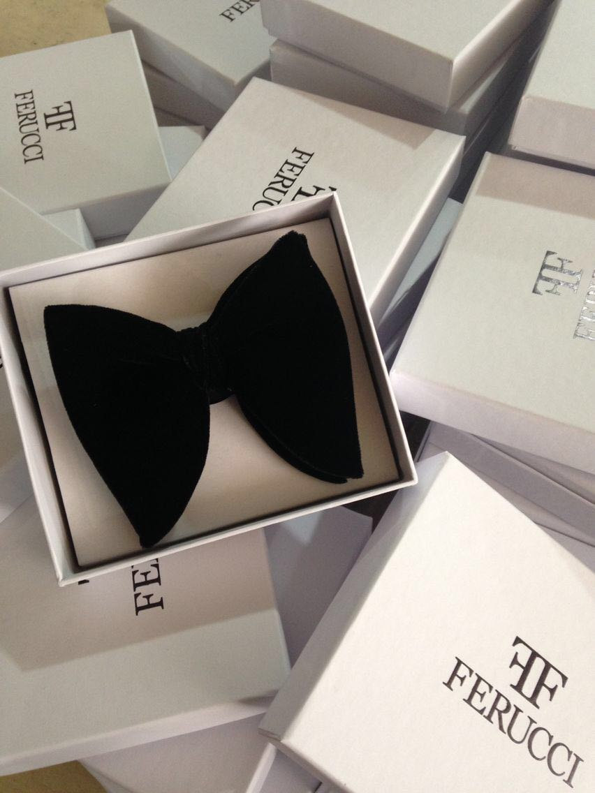 Mens FERUCCI Oversized Bow Tie - Black Velvet Bowtie, Mens big bow tie ...