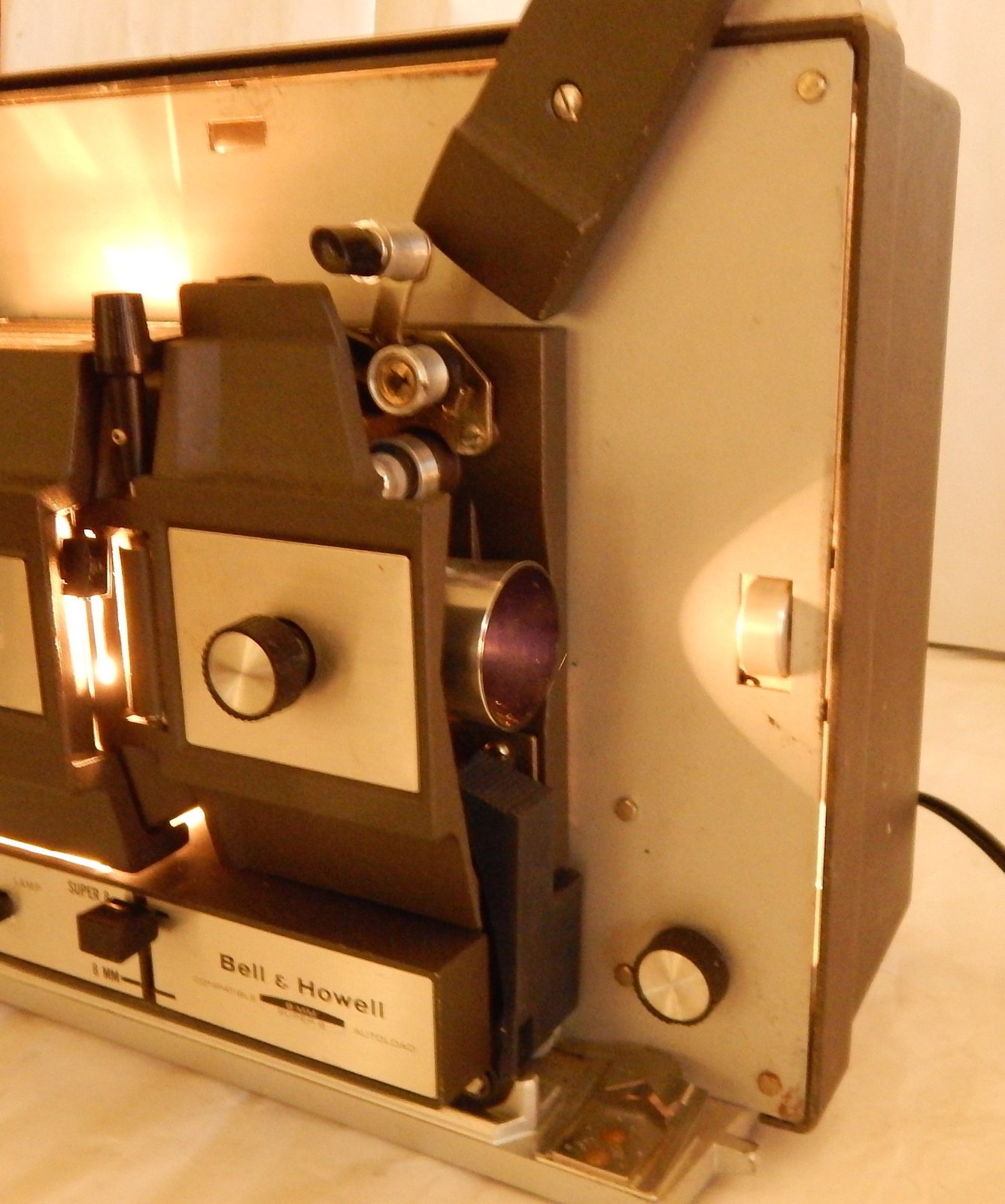 Bell and Howell Super 8 mm & 8 mm Film Projector Autoload Model 456A