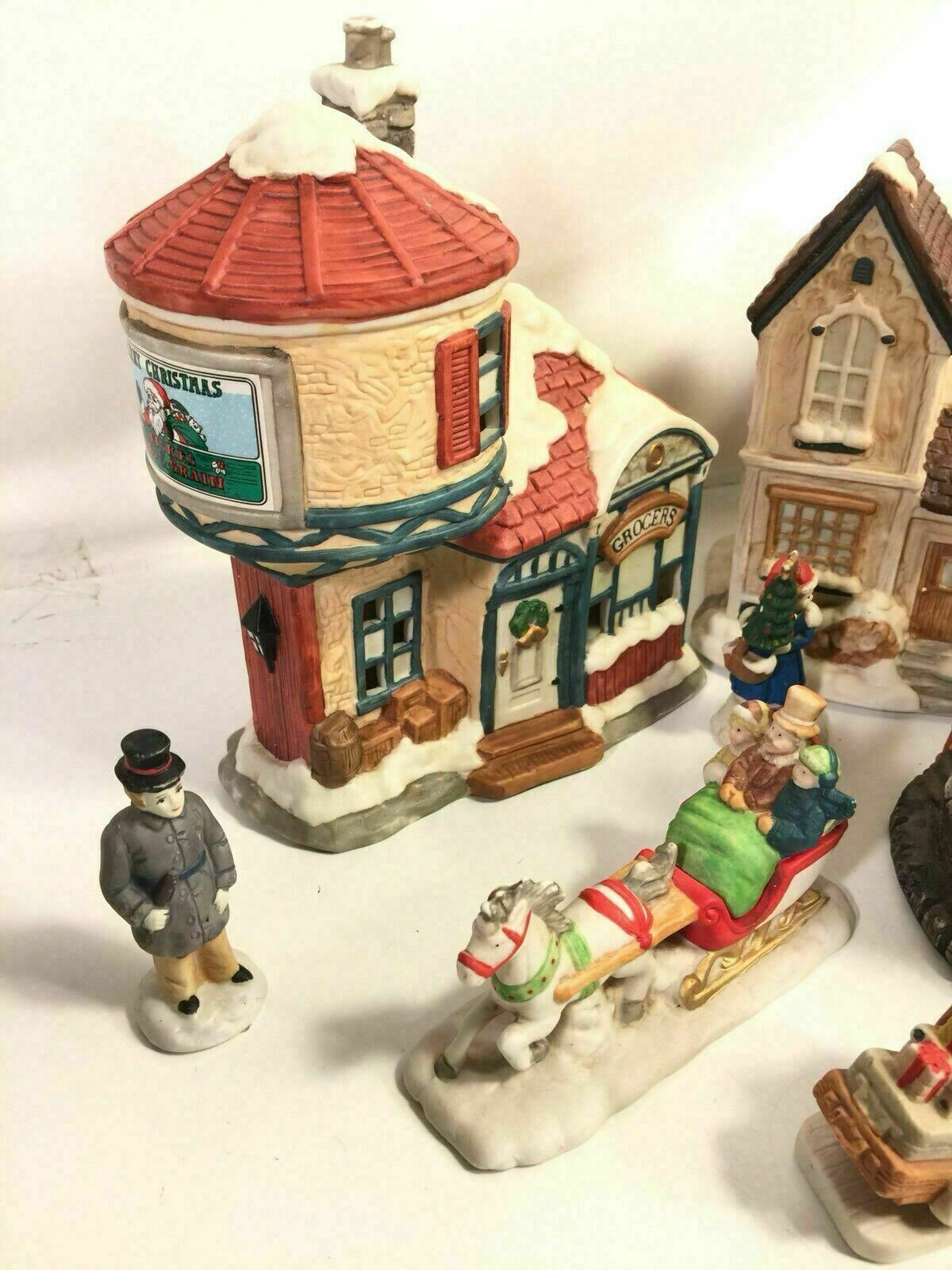 Grandeur Noel Victorian Village Vintage Porcelain 28 Piece Christmas