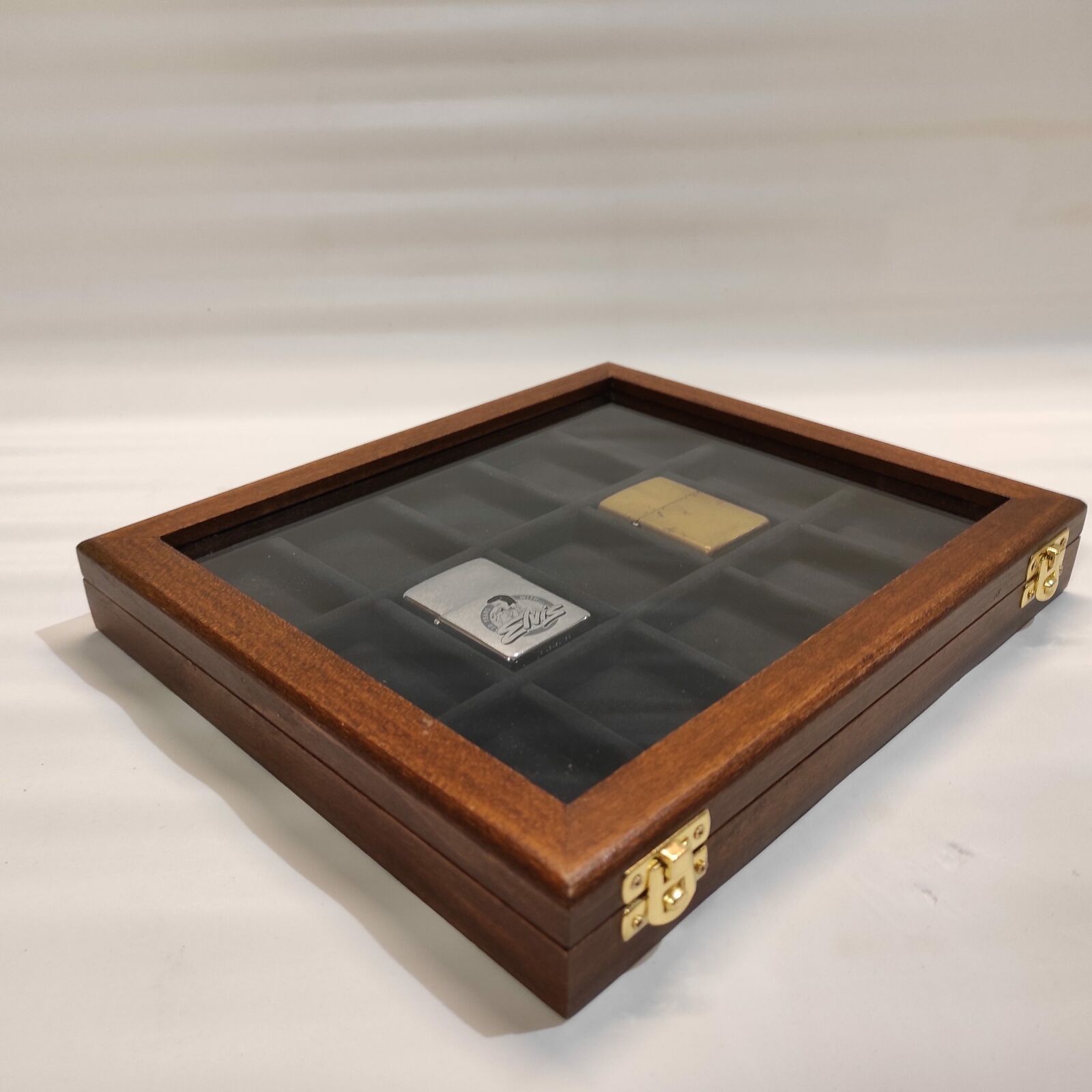 Vitrine En Bois Pour Briquets Zippo SAFE-ID ID-Safe 5901 - 15 Emplacements - Élégante Et Murale