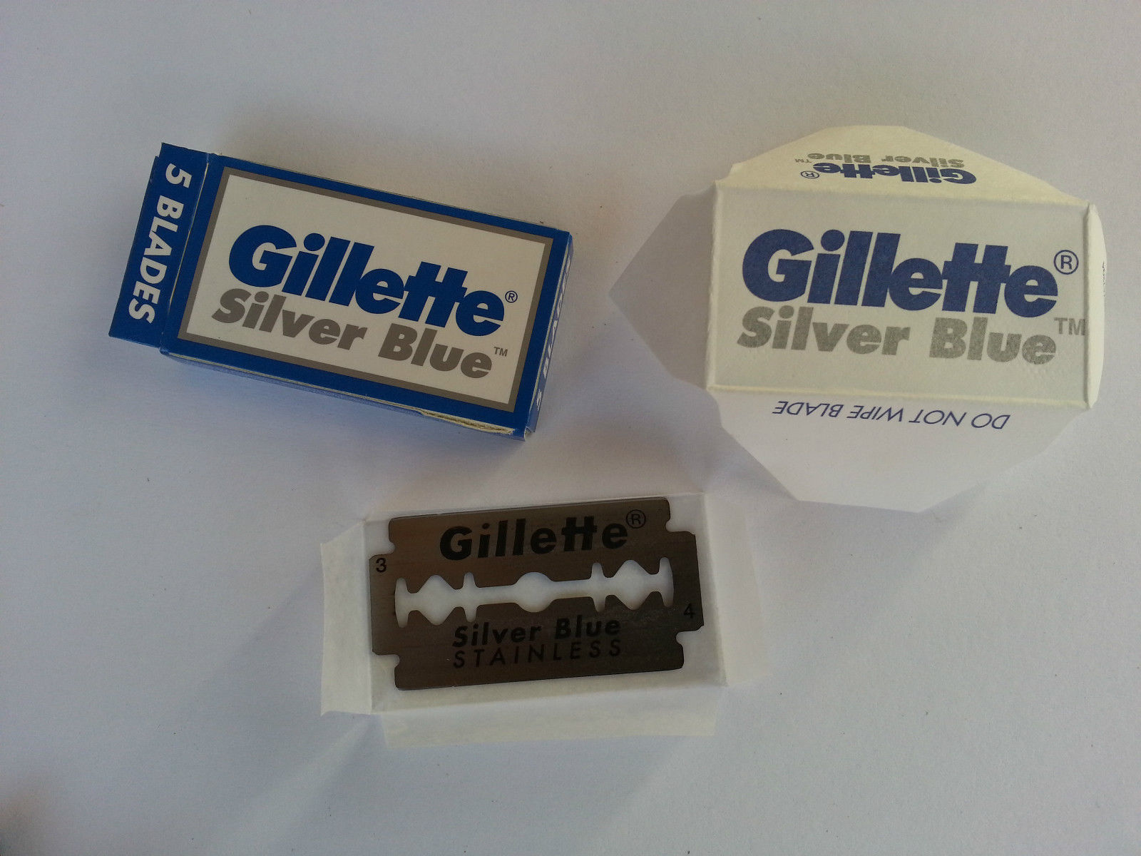 Самые лучшие лезвия для бритья. Лезвия Gillette Silver Blue. Лезвия для бритвы Сильвер Блю. Gillette Blue Blades. Gillette Double Edge Razor.