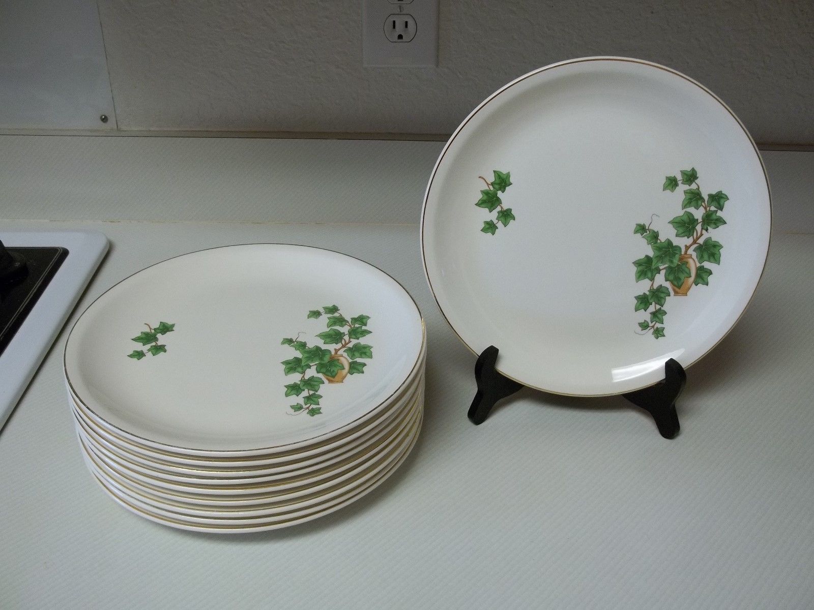 Paden City Pottery USA Set of 10 Dinner Plates Ivy Leaves L54