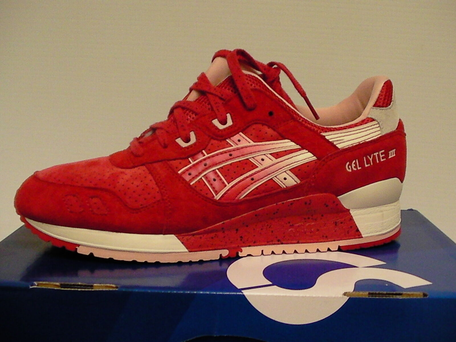 chaussure asics rouge