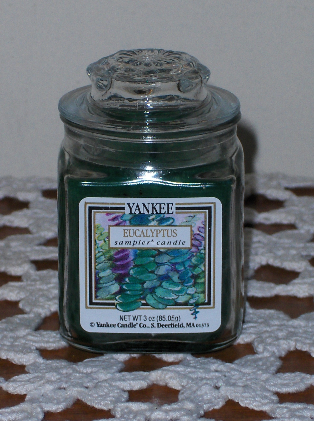 Yankee Candle EUCALYPTUS Small Jar Candle 3.7 OZ Candles, Candle Holders