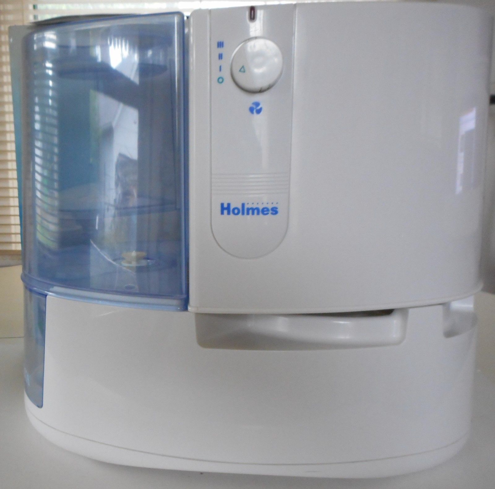 Holmes Pure Mist Humidifier with Brita Water Filter HM2200 Humidifiers