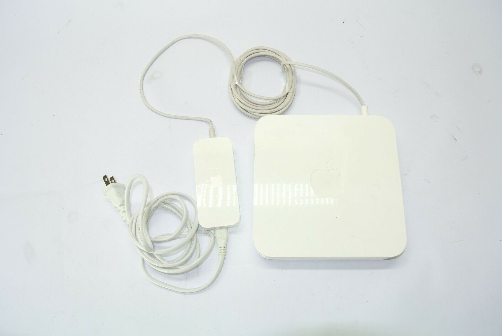 Apple Airport Extreme Base Station A1354 GREAT CONDITION 