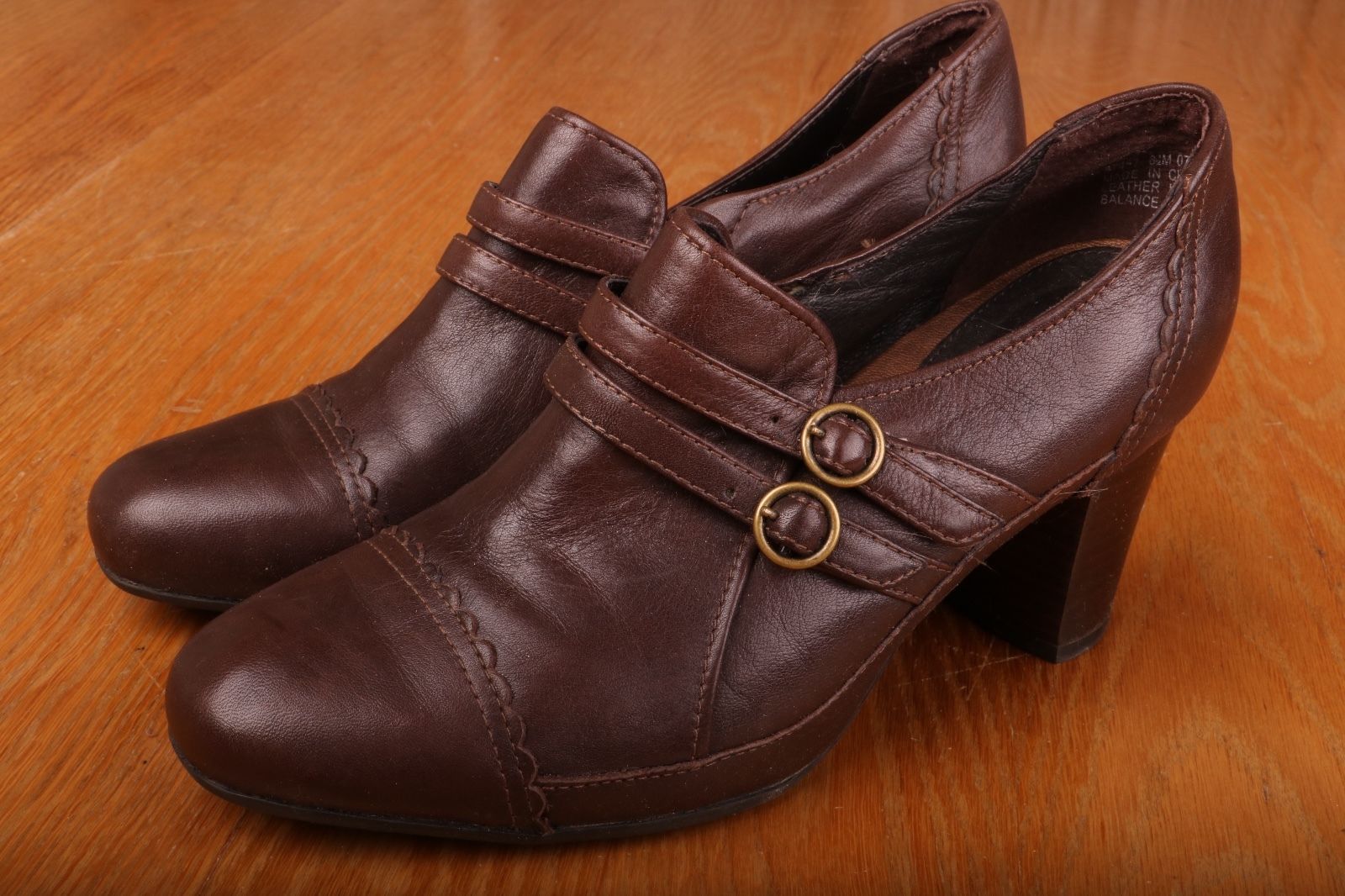 Clarks Artisan Brown Wedge Heels Womens Shoes Size 6.5 M 2 1/2" Heel