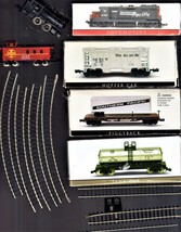 N Scale N gauge trains - Lot of 6 Car &amp; Tracks ( 4 cars &amp; 2 Engines) - $65.00
