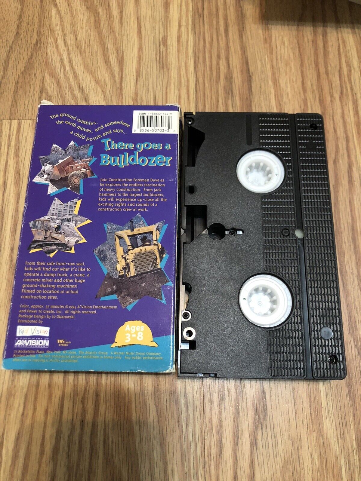 KID VISION THERE GOES A BULLDOZER VHS VIDEO, LIVE ACTION DUMP TRUCKS
