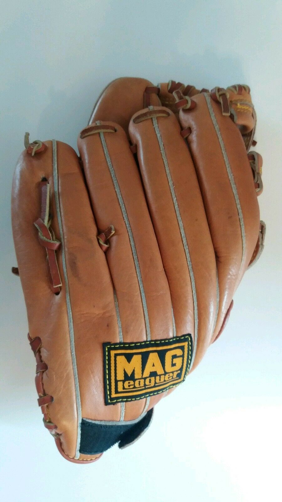 Vintage 1997 MAG LEAGUER Baseball Glove Right Handed ThrowerHandcrafted