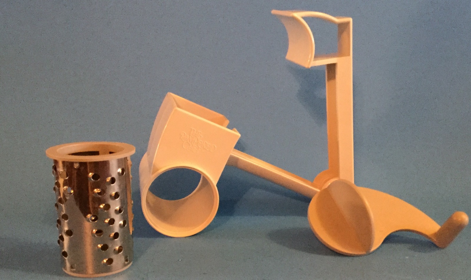 Pampered Chef 1275 Cheese Grater w/ 1 Large grate Wheel (E21) Graters