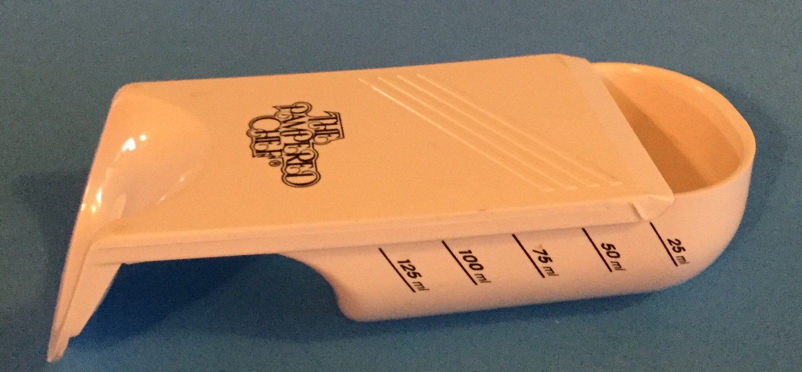 Pampered Chef 2180 Adjustable Measuring Cup 1/8 cup to 1/2 cup