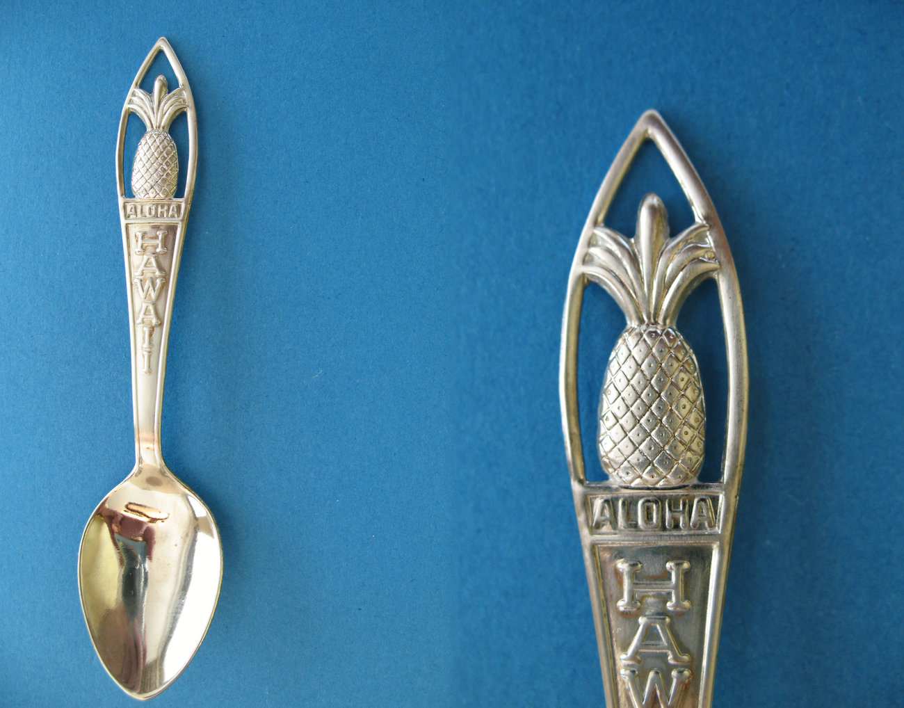 HAWAII State Souvenir Collector Spoon Collectible PINEAPPLE Spoons