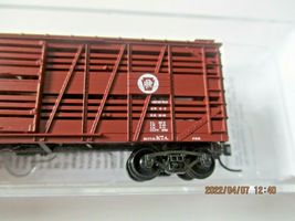 Micro-Trains # 03500231 Pennsylvania 40' Despatch Stock Car w/Cattle Load (N) image 3