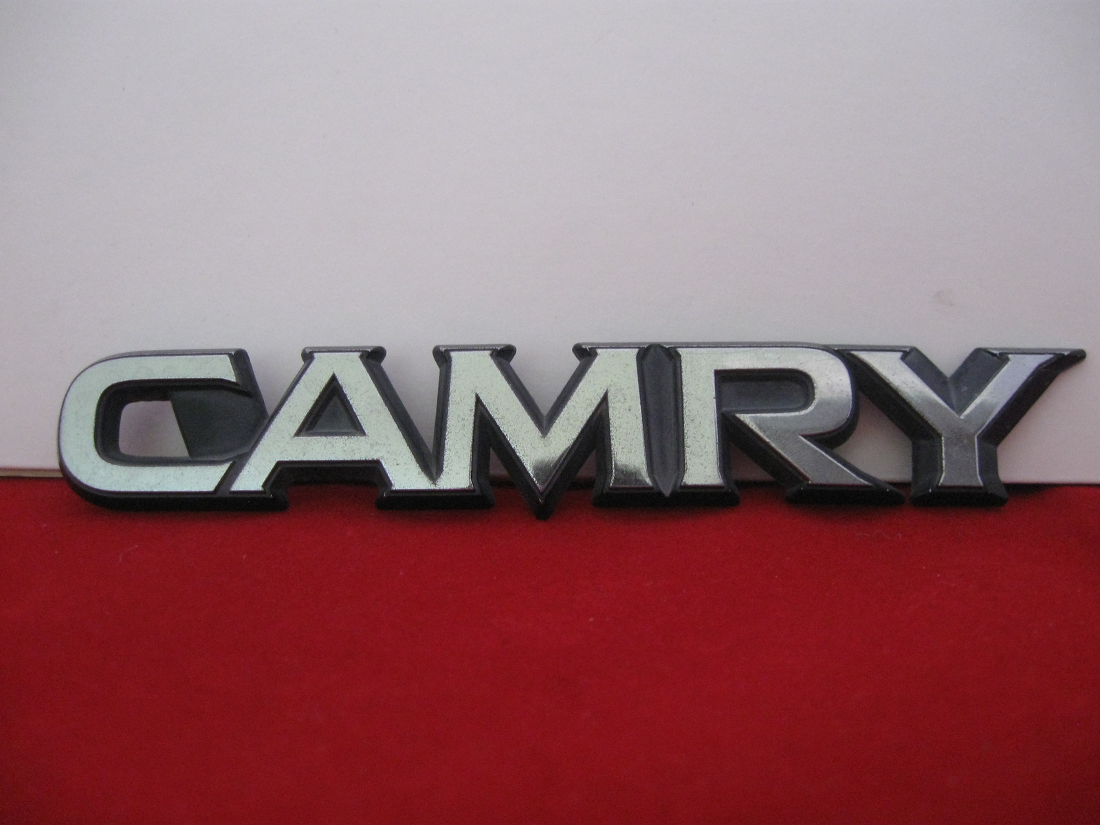 Тойота Камри лого