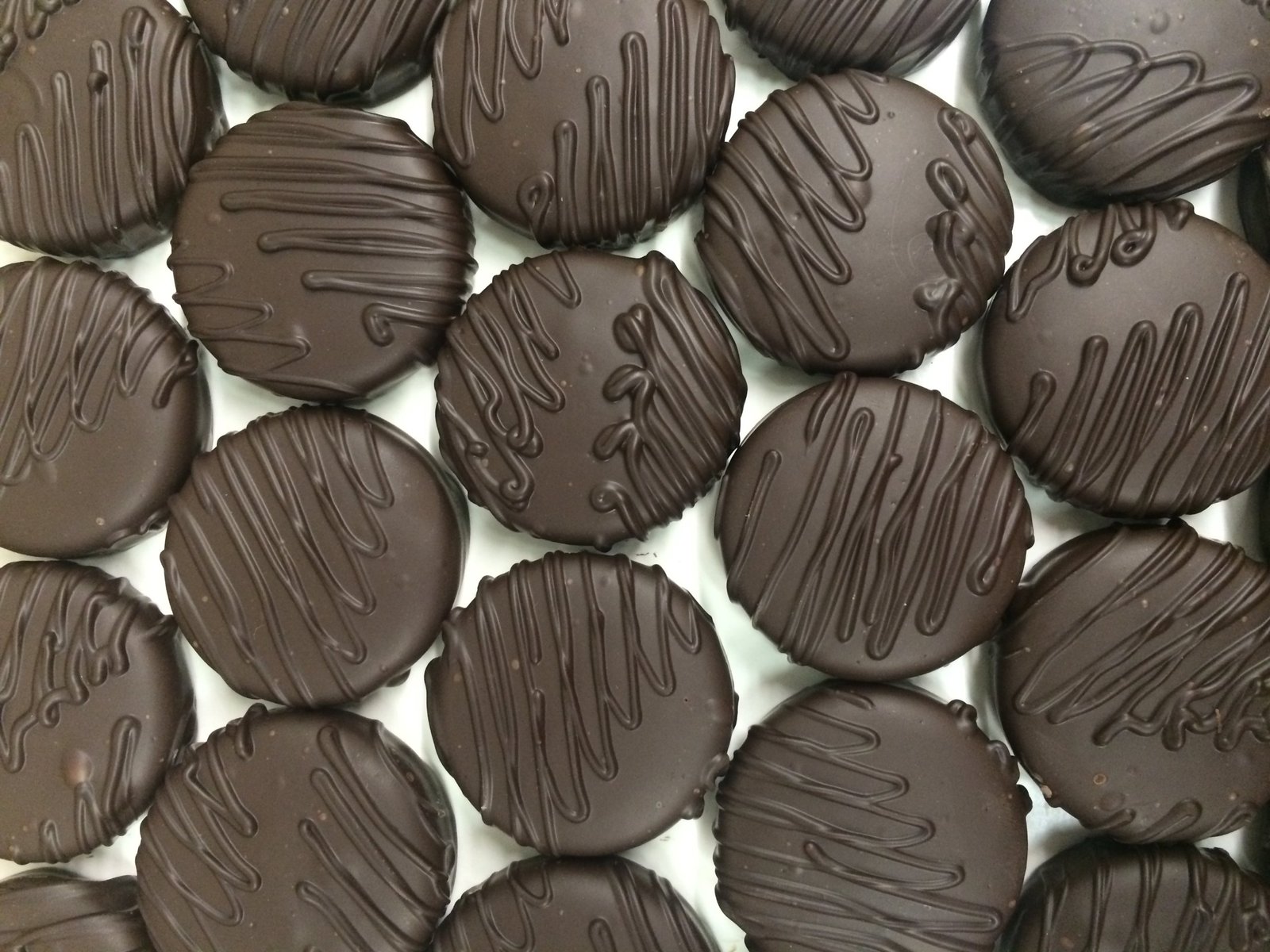 Philadelphia Candies Dark Chocolate Covered OREO Cookies Net Wt 8 oz