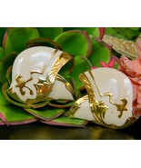 Vintage Berebi Signed Designer Abstract Art Earrings Enamel Cream Gold - $16.95