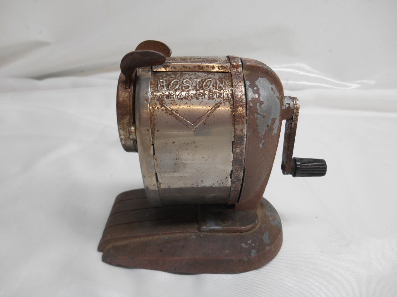 Old Vtg BOSTON CHAMPION PENCIL SHARPENER Desktop Item Hand Crank Top
